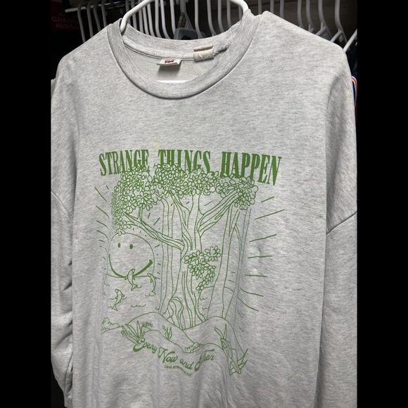Levi’s Strange Things Happen Sweatshirt - Picture 3 of 8